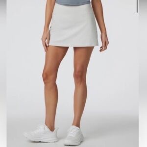 Vuori Halo Performance Tennis Skirt in Salt Heather Grey Women's Size Small
